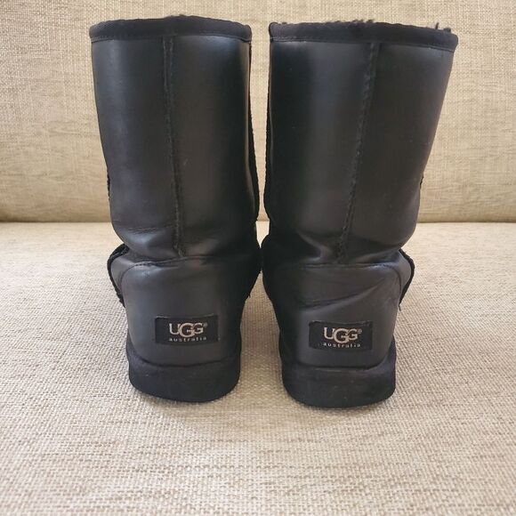 Ugg Leather Classic Short Water Resistant Boot Sz 10 - Picture 10 of 15
